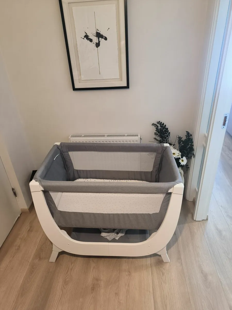 Baby cot - Image 4