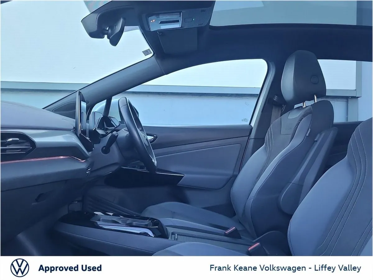 Volkswagen ID.4 77kwh Family 204HP  glacier White - Image 4