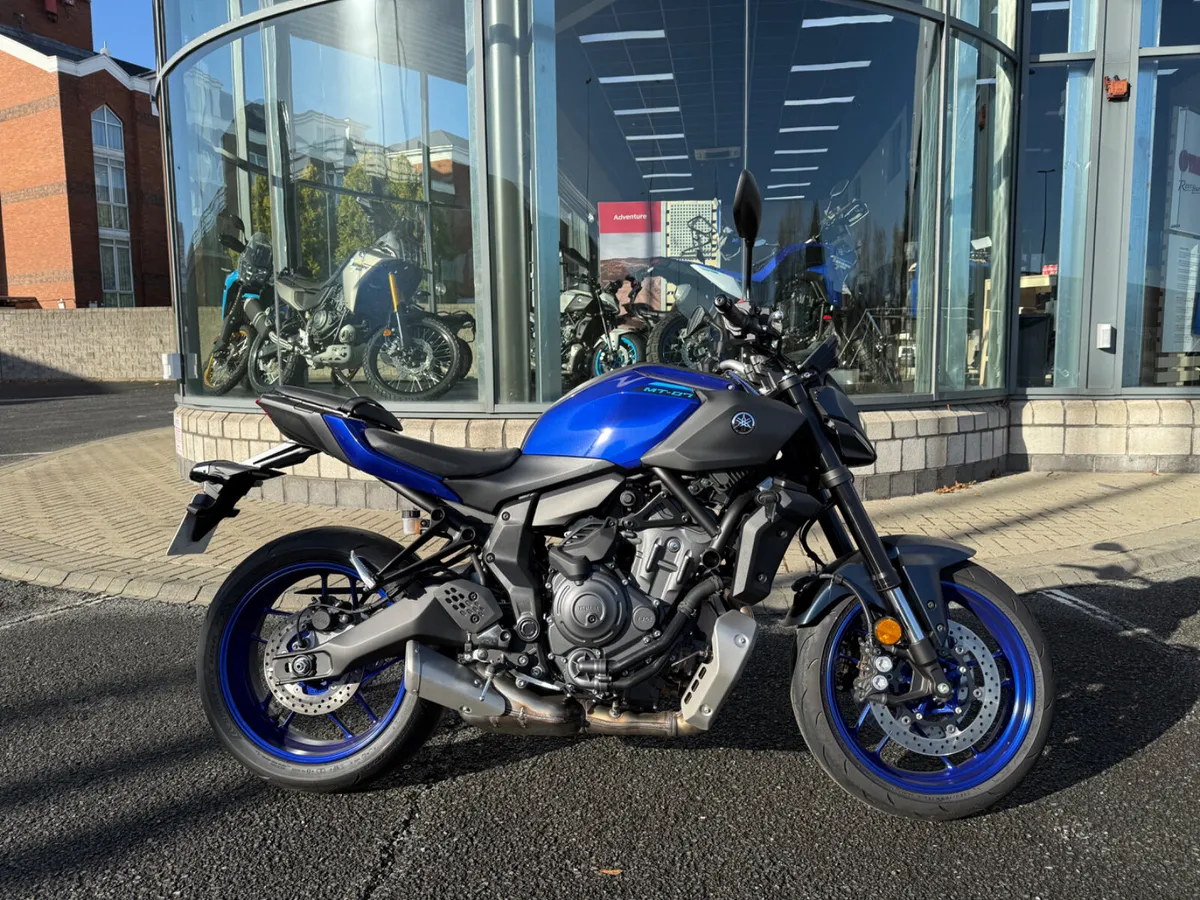 2025 Yamaha MT 07 Y-AMT - Ex Demo Bike - Image 1