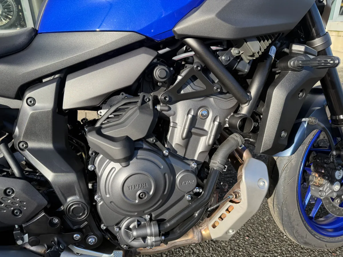2025 Yamaha MT 07 Y-AMT - Ex Demo Bike - Image 4