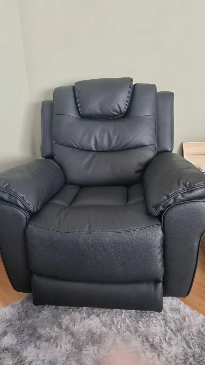 Single seater reclining couch - Image 2
