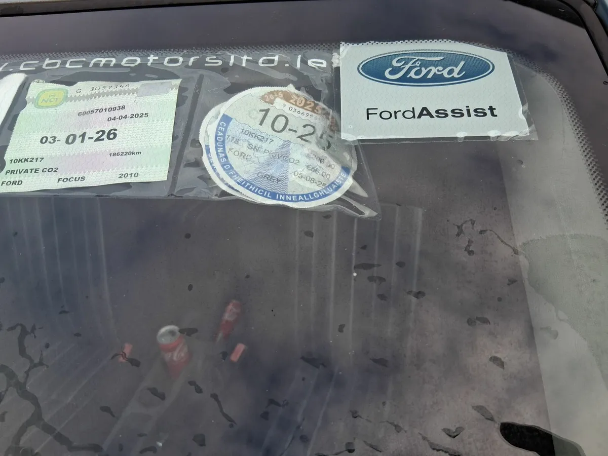 Ford Focus 2010 - Image 2