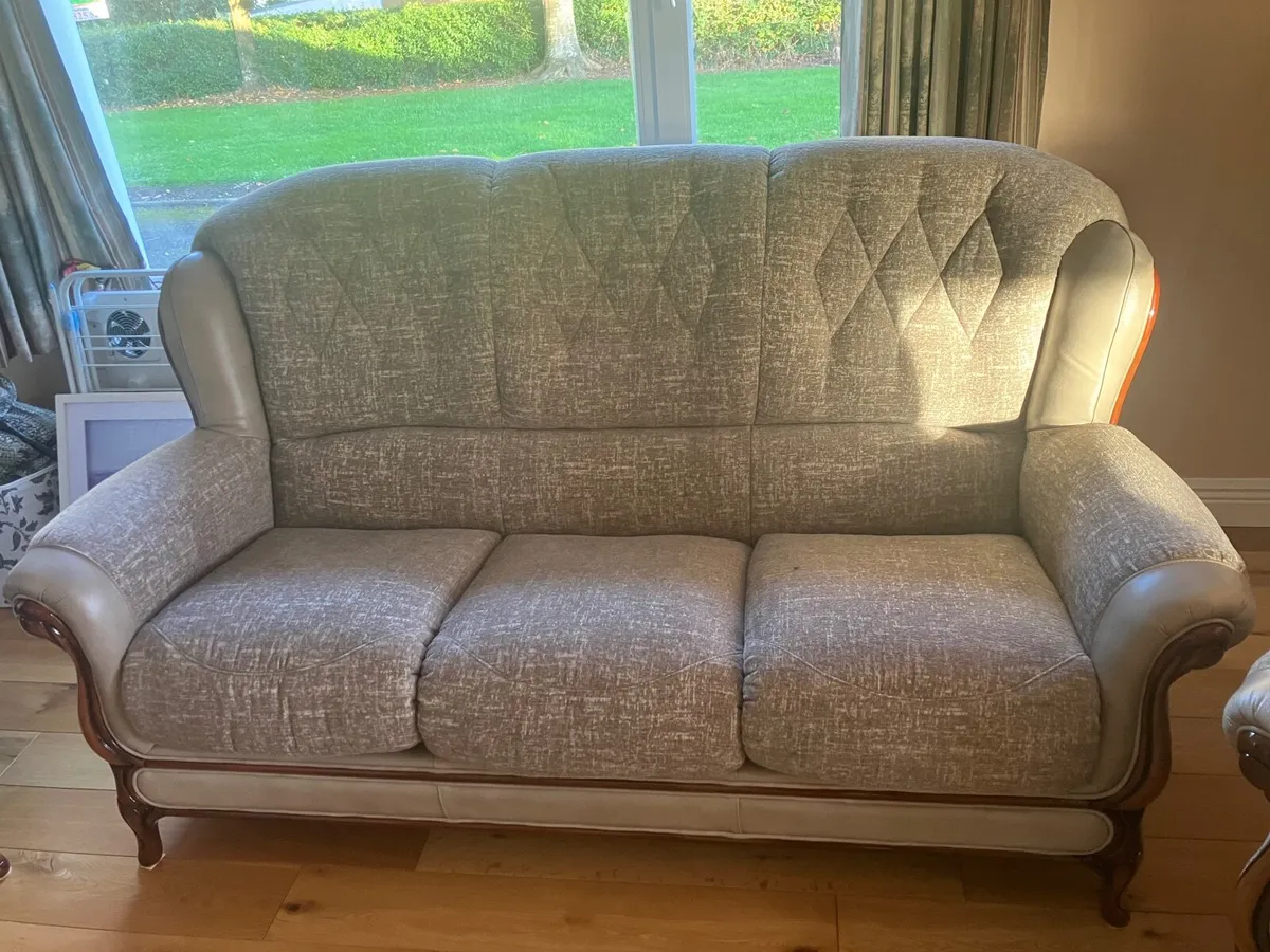 Suite of furniture - Image 3