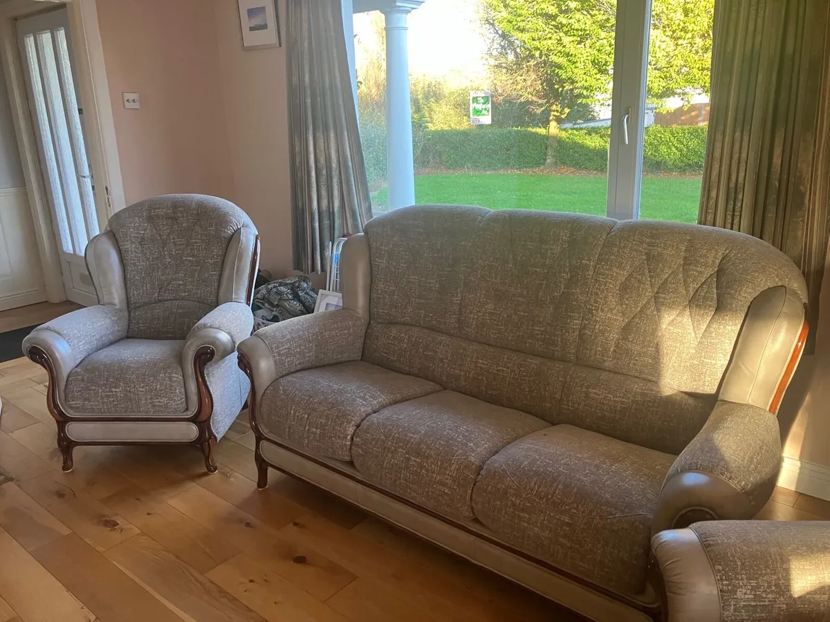 Suite of furniture - Image 4