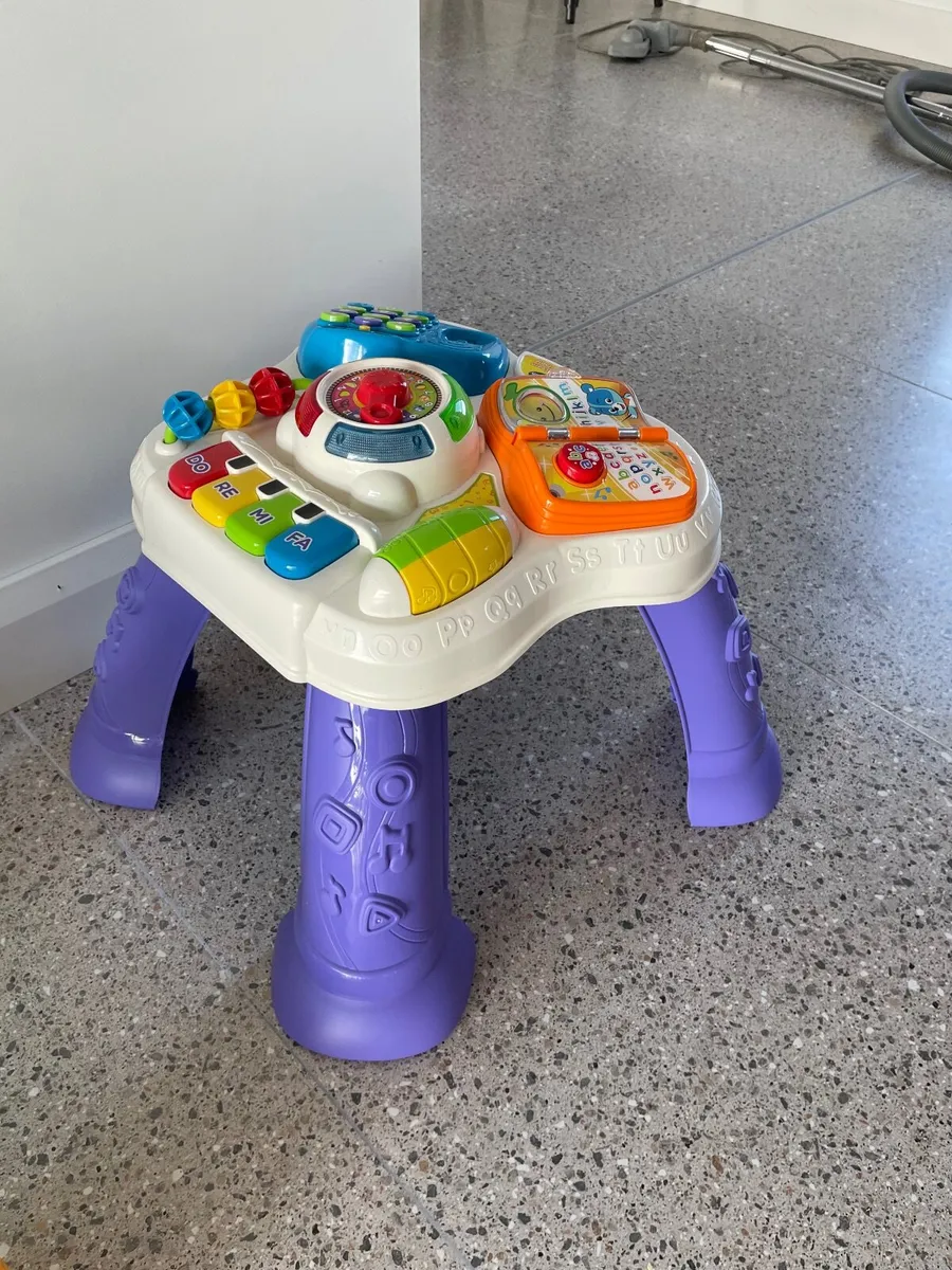 Vtech baby play & learn Activity Table