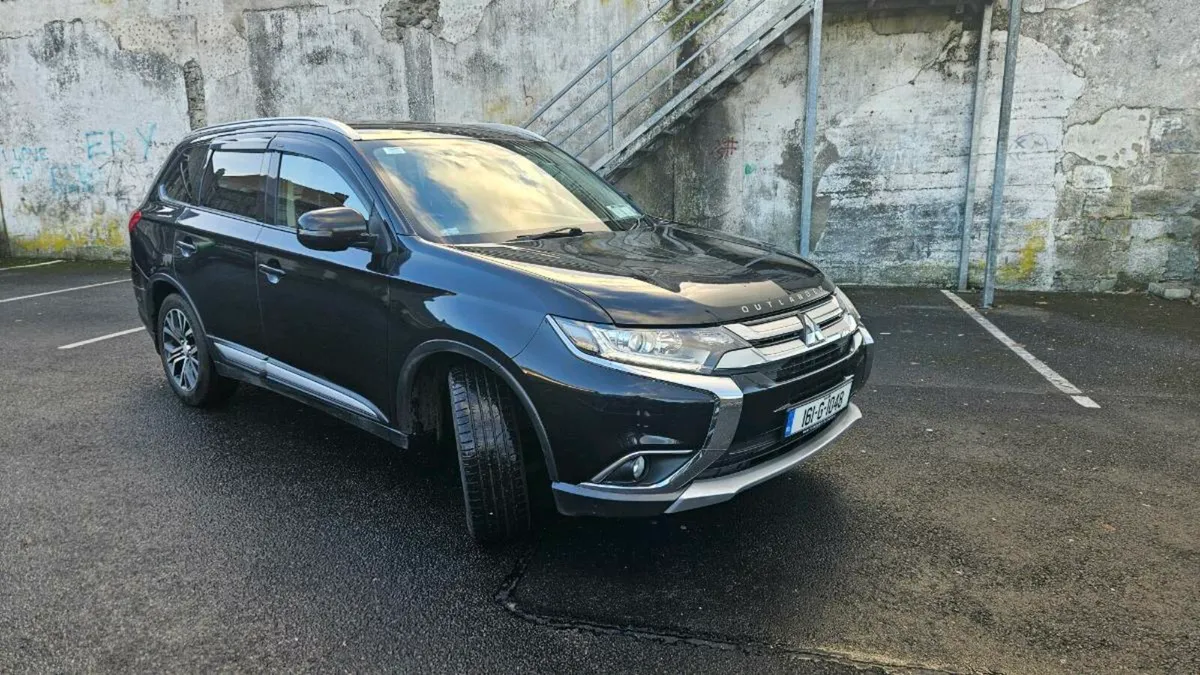 Mitsubishi Outlander 7 Seater - Image 3