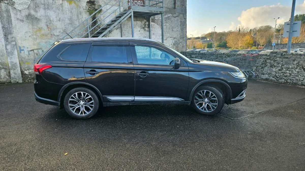 Mitsubishi Outlander 7 Seater - Image 4