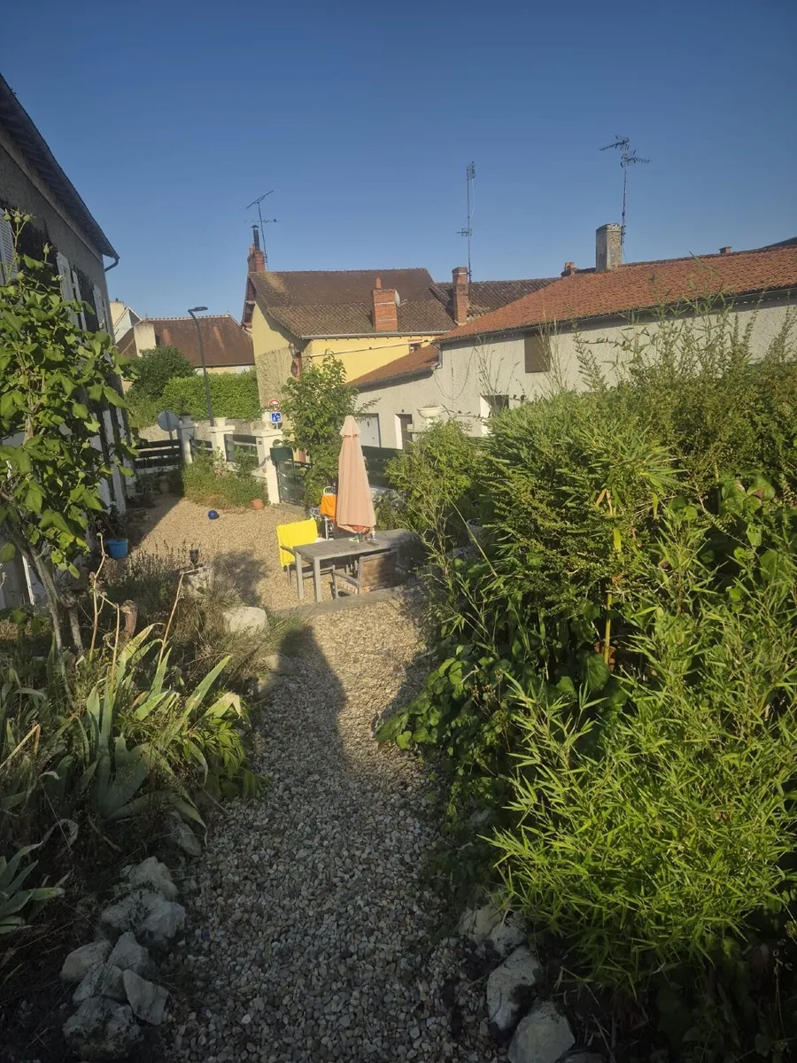 3 bed French house in montmorrilon - Image 3