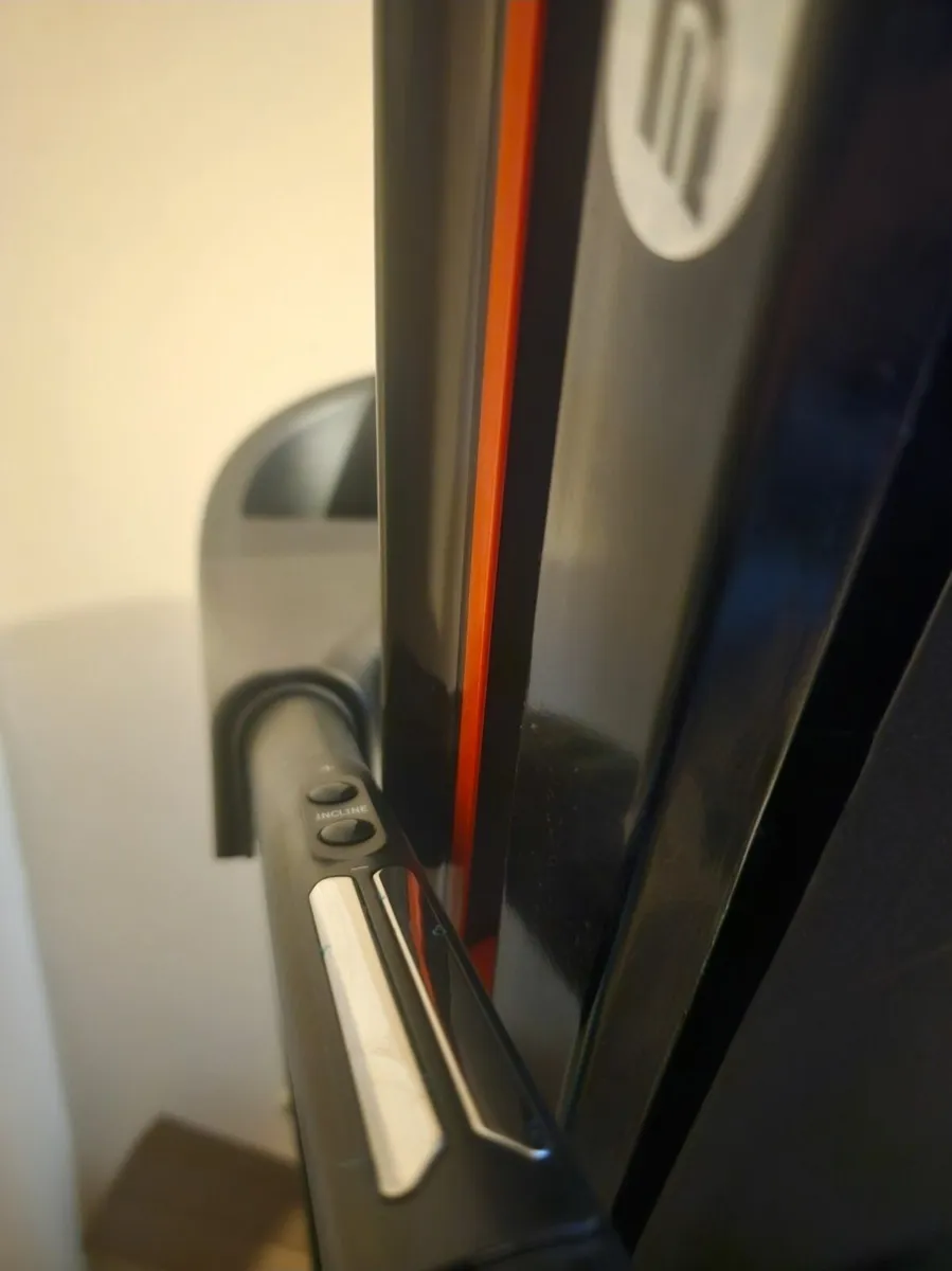 Dynamix T3000 Foldable Motorised Treadmill - Image 4