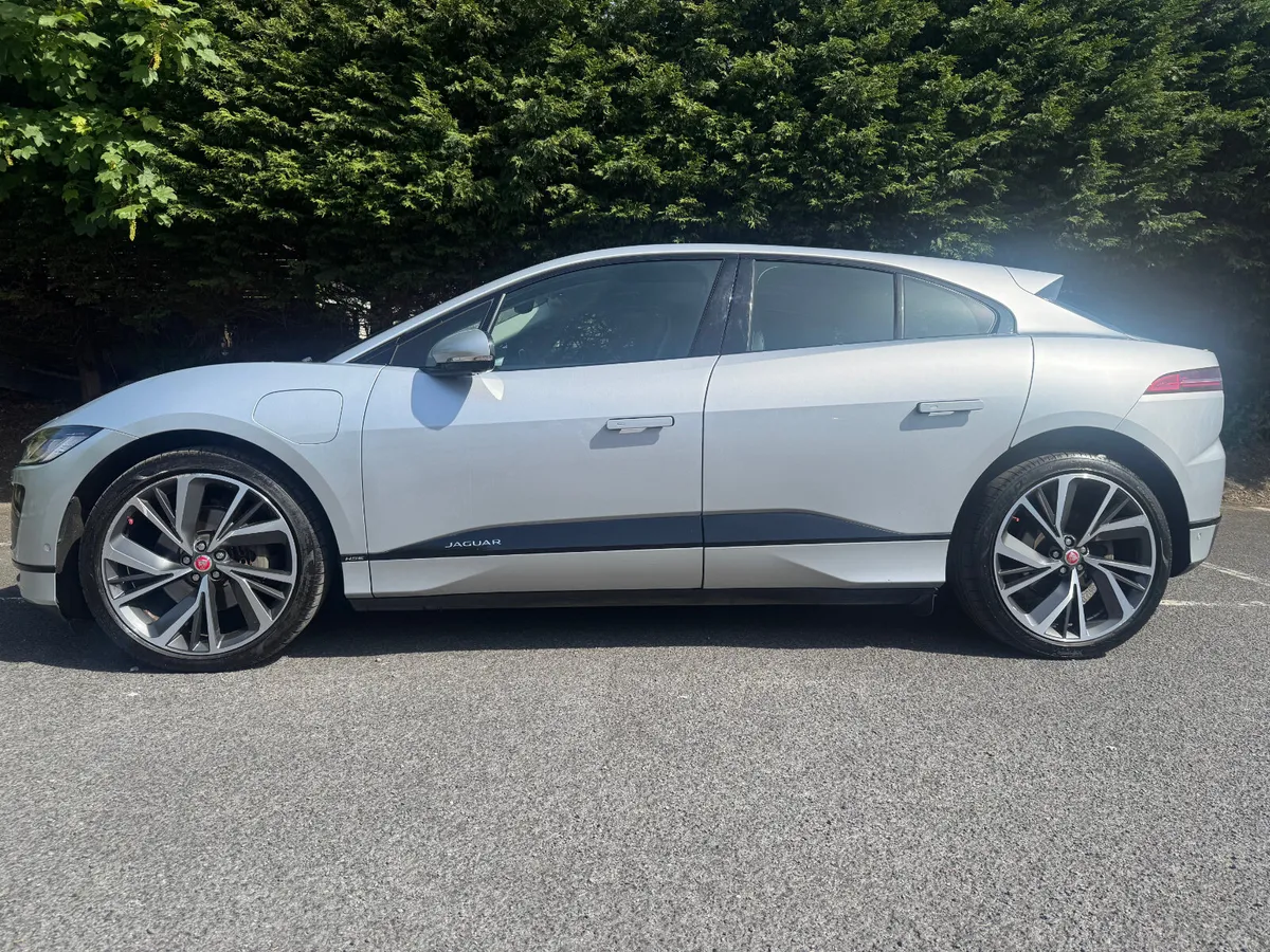 Jaguar I-Pace in exceptional cond, NCT & warranty - Image 3