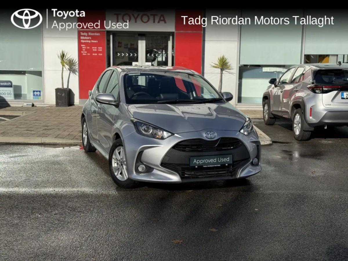 Toyota Yaris Hybrid 115 Luna - Image 1