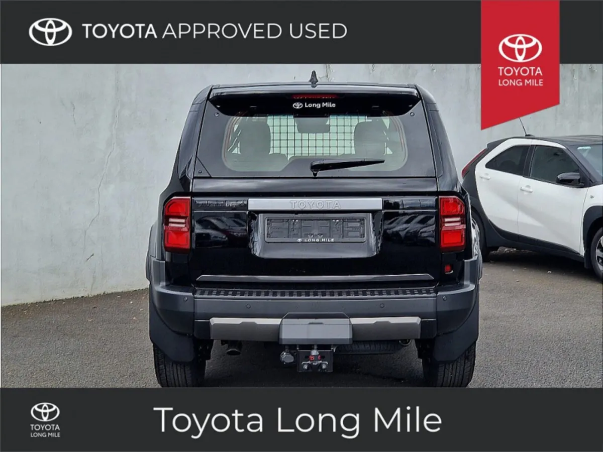 Toyota Land Cruiser 2.8 LWB Auto Beat the price In - Image 4