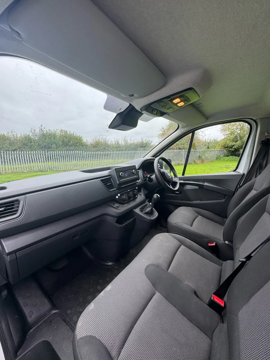 2022 Renault Traffic Business - Image 3