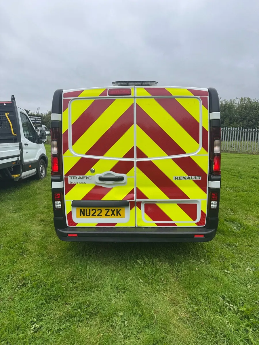 2022 Renault Traffic Business - Image 4