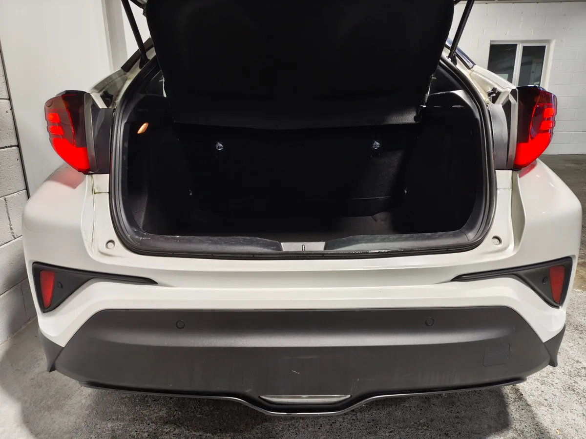 Toyota C-HR 2022 1.8 AUTO HYBRID FULL SOL SPEC - Image 3