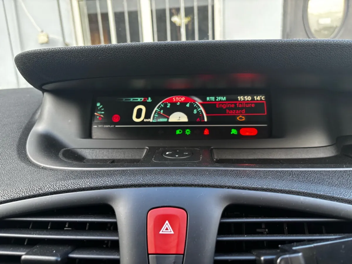 Renault Scenic 2011 - Image 2