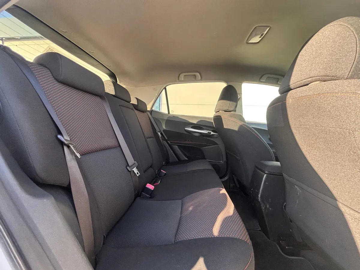 Toyota Auris 2011 - Image 4