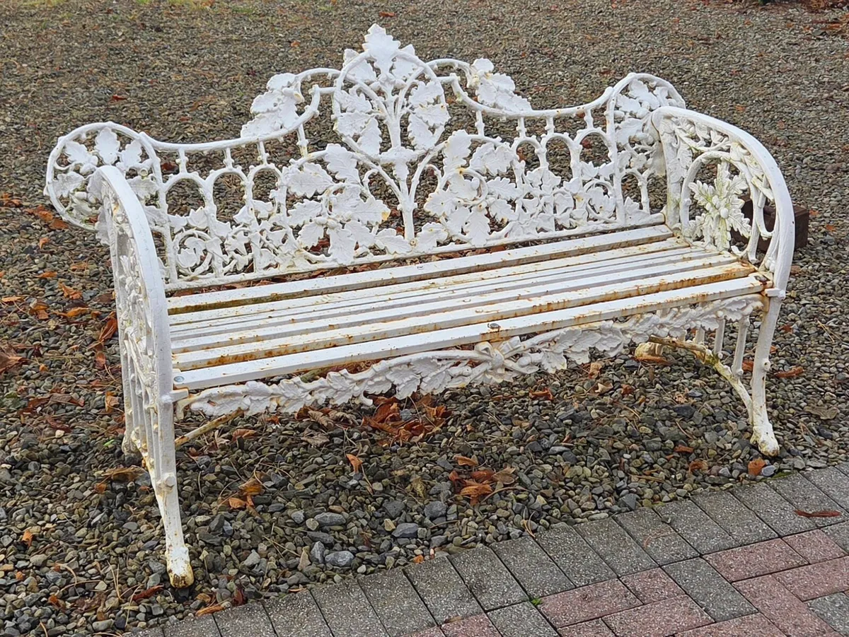 Garden bench solid cast iron very very heavy - Image 1