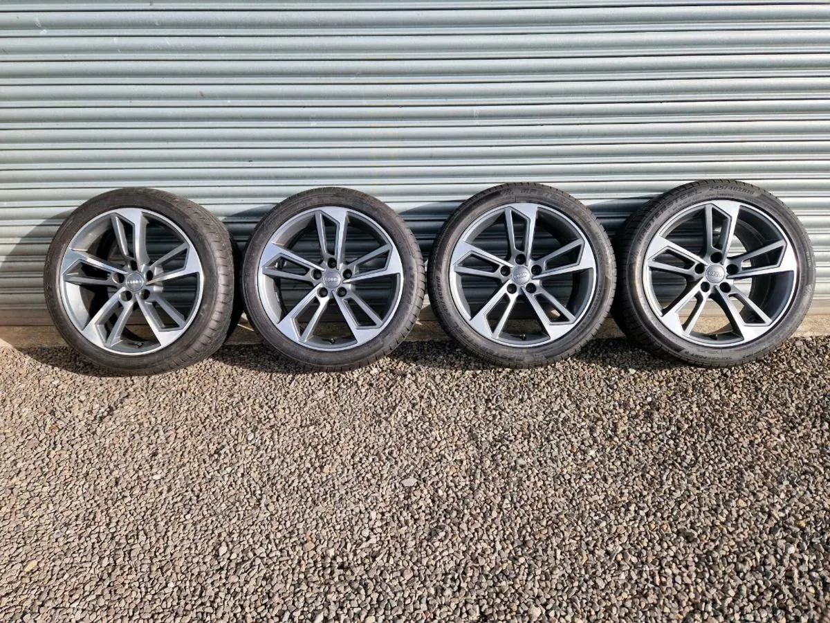 Audi A3 / A4 S-Line 18" ** Original ** - Image 3