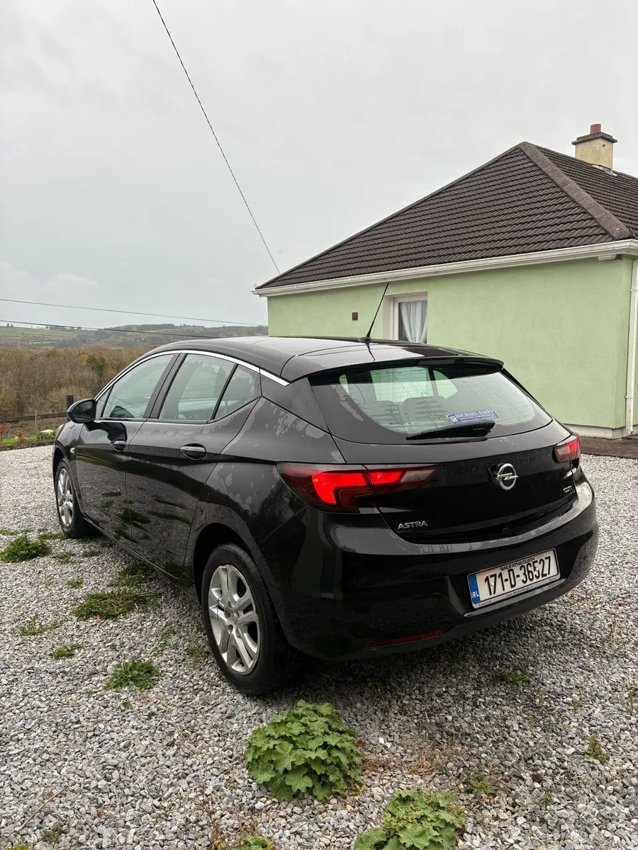Opel Astra Automatic - Image 3