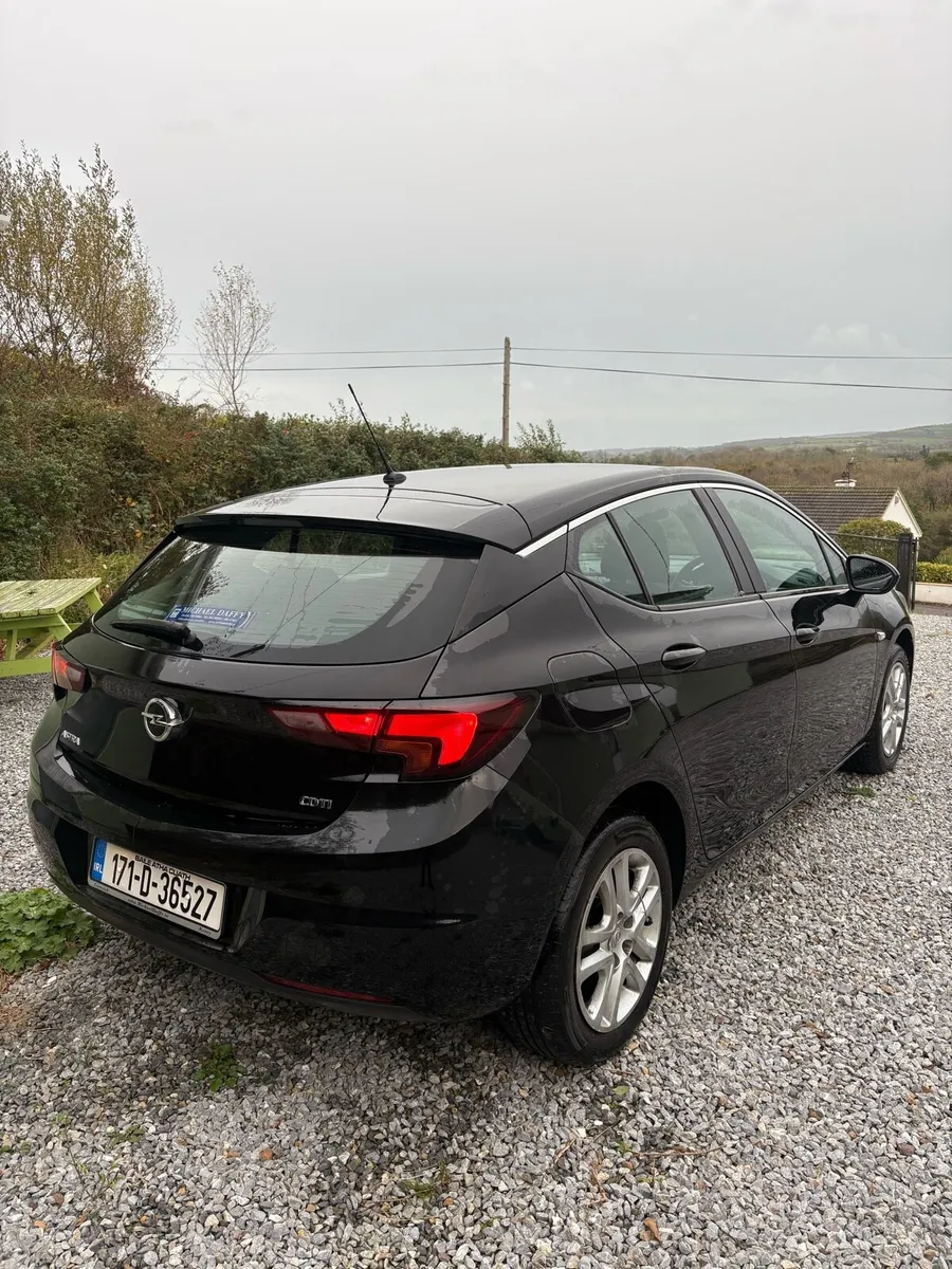 Opel Astra Automatic - Image 4