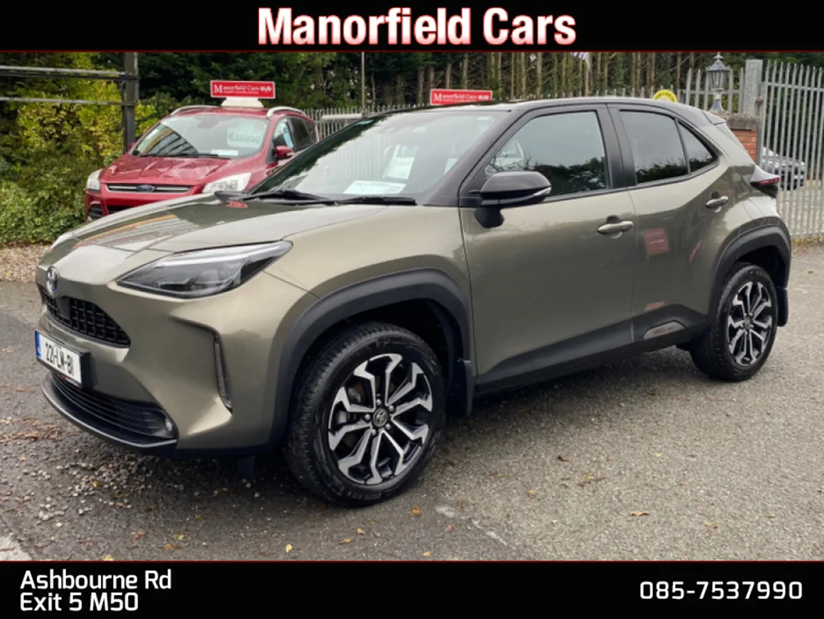 2022 221 Toyota Yaris Cross Luna 1.5 Petrol Hybrid - Image 4