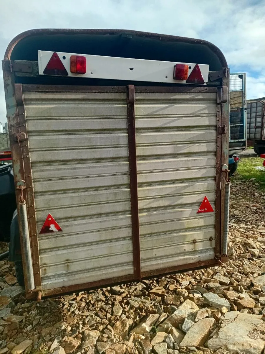 Cattle trailer - Image 1