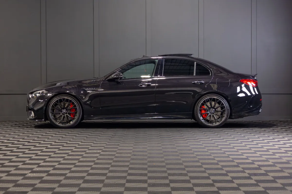 2024 Mercedes-Benz C63s AMG Night Edition Premium+ - Image 3