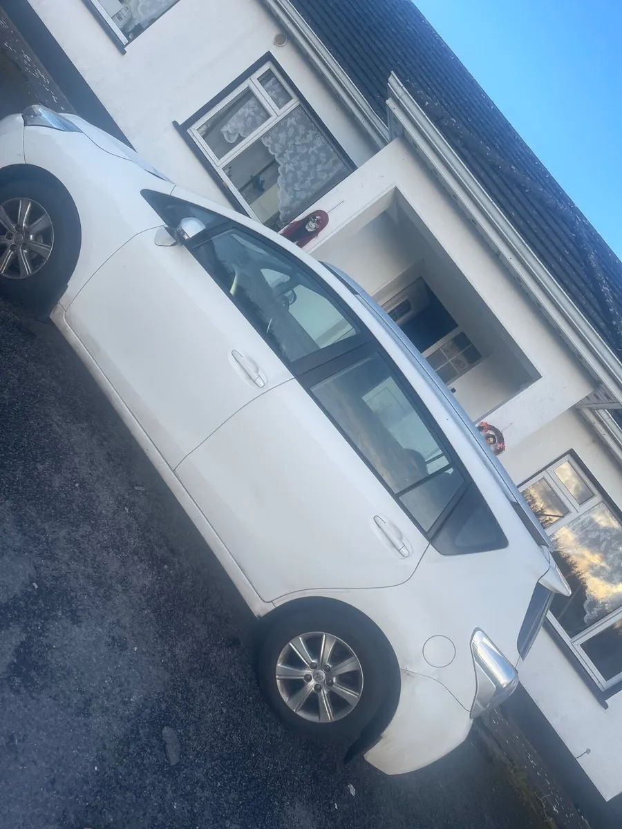 Toyota Verso 2015 - Image 1