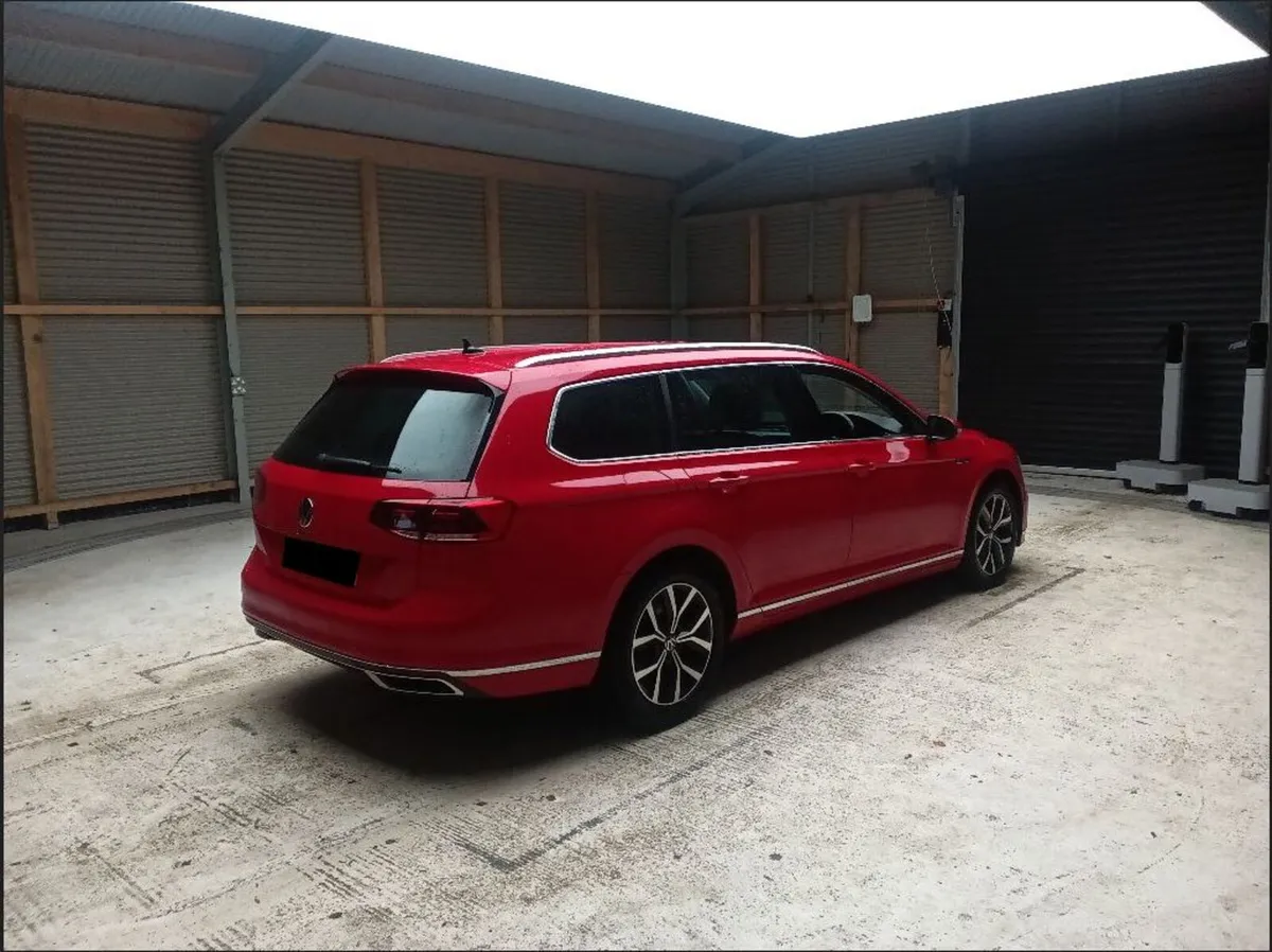 Volkswagen Passat GTE S-A DSG ESTATE HYBRID - Image 3