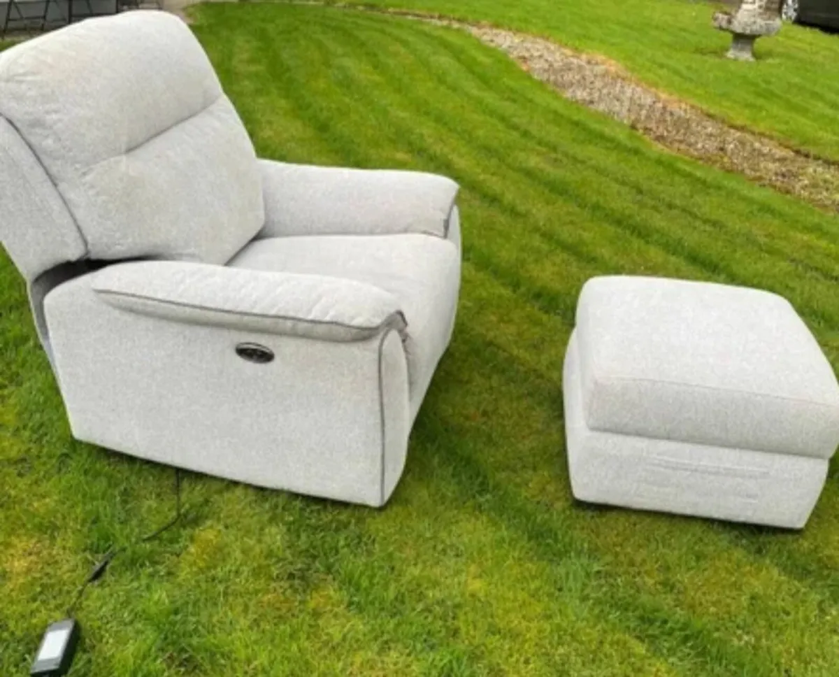 Recliner chair - Image 1