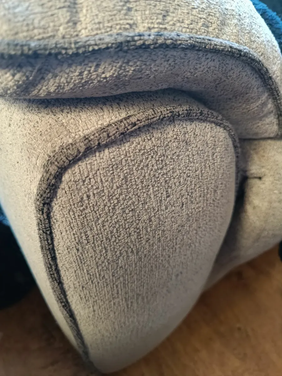 Recliner chair - Image 2