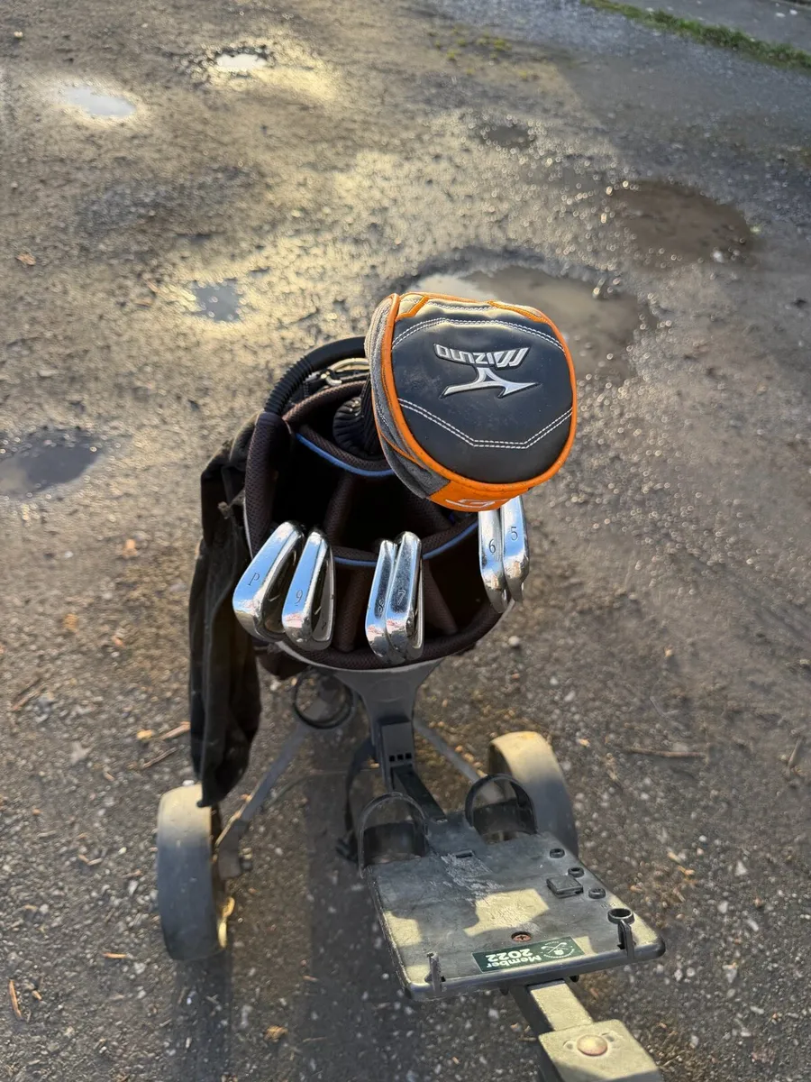 Mizuno irons mizuno 3wood bag&trolly - Image 1