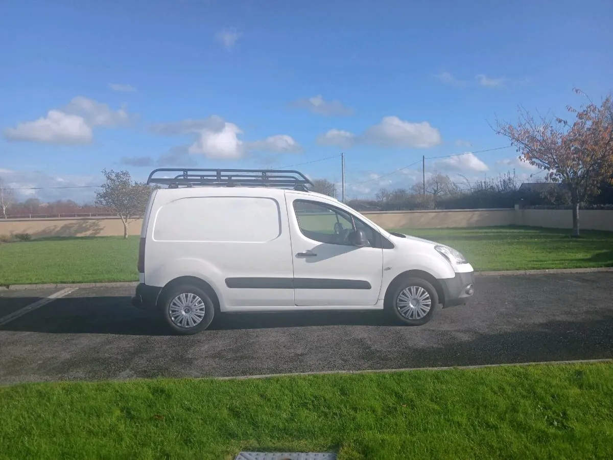 Citroën berlingo 2014 doe and taxed until Mar 2026 - Image 2