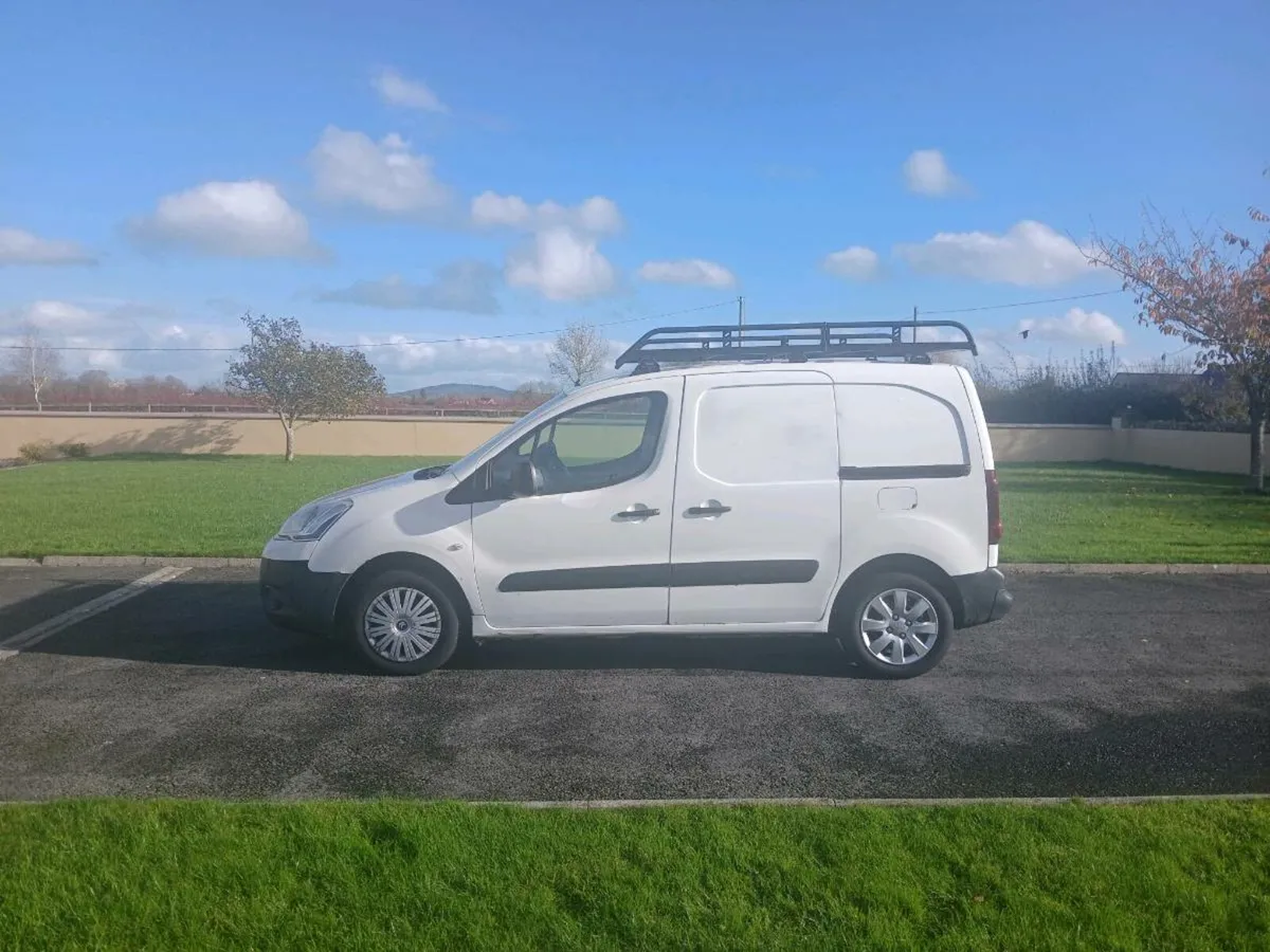 Citroën berlingo 2014 doe and taxed until Mar 2026 - Image 3