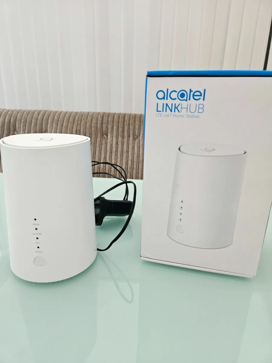 Unlocked to all networks 4G Alcatel router - Image 1