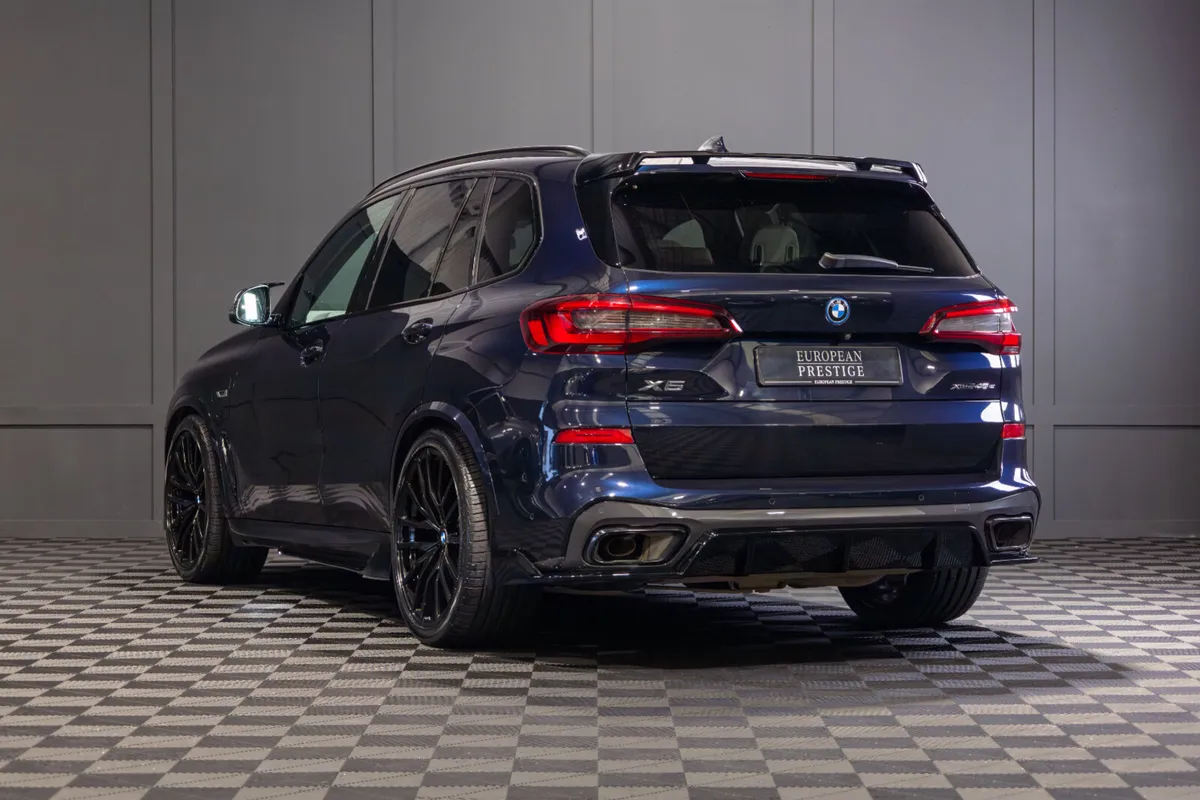 2022 BMW X5 X-Drive 45e M-Sport - Image 4