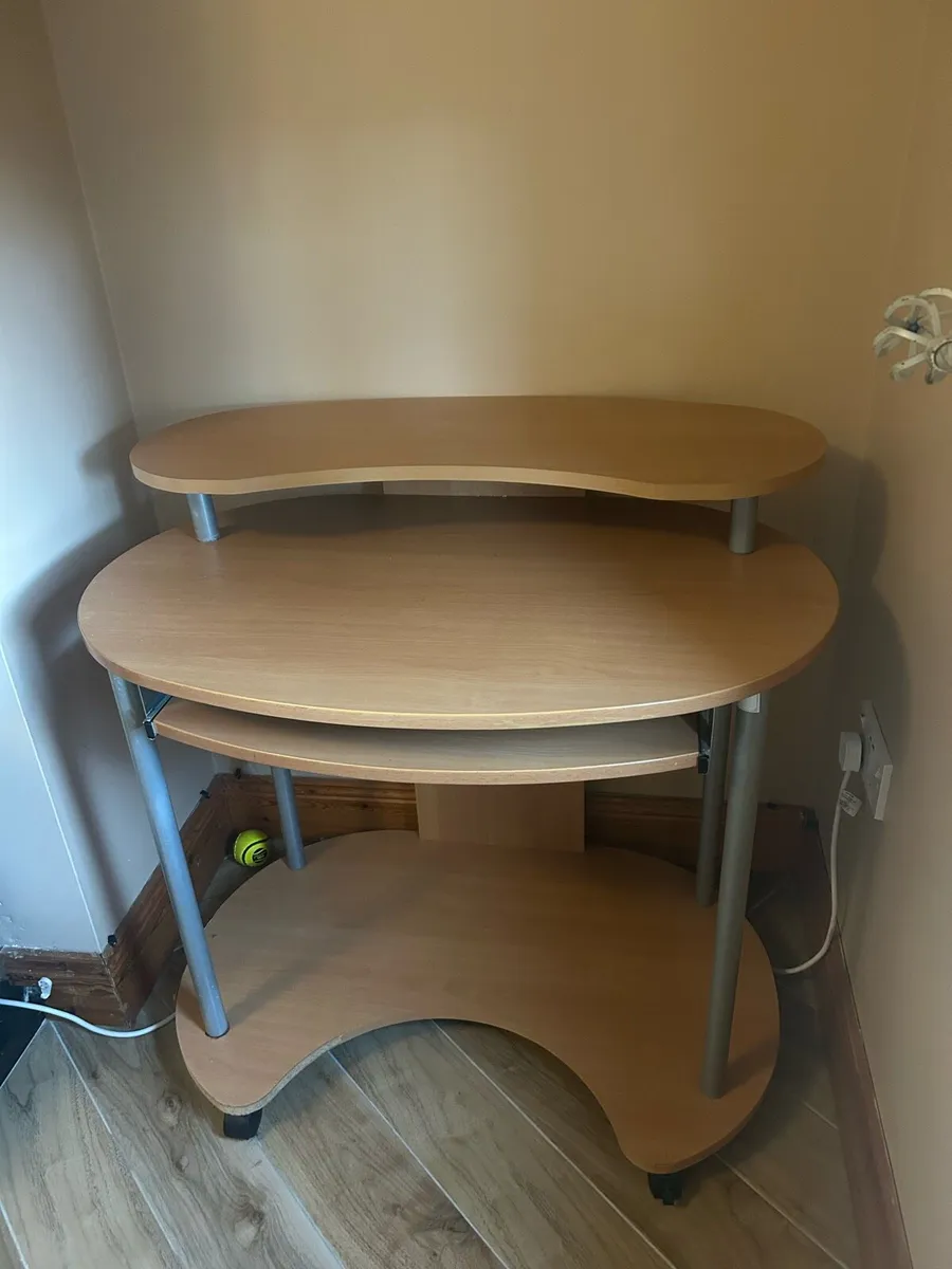 Study desk - Image 4