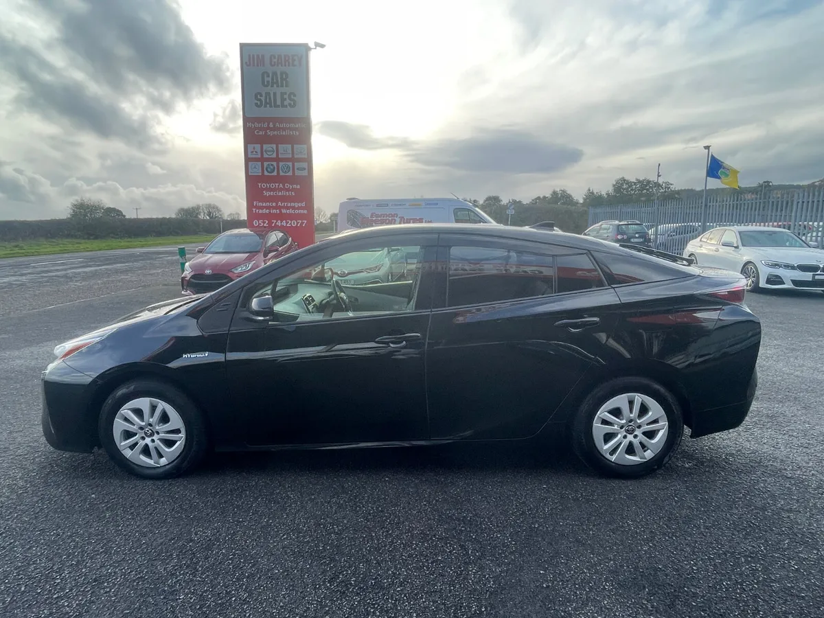 Toyota Prius 2017 - Image 4