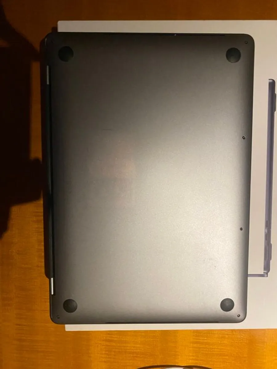 MacBook Pro 13.3 2020 i7 QuadCore 16GB RAM 1TB SSD Excellent Condition - Image 4