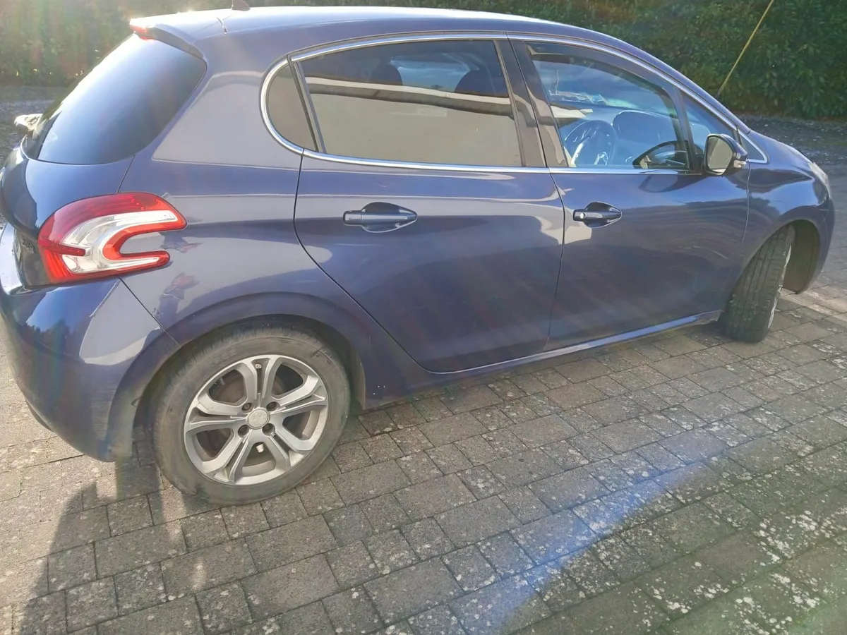 Peugeot 208 2013 - Image 3
