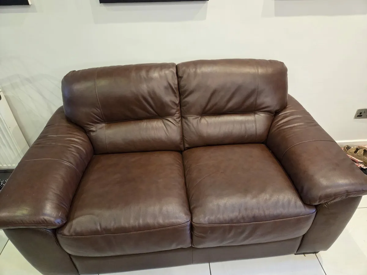 2 Seater Leather Couch - Image 1