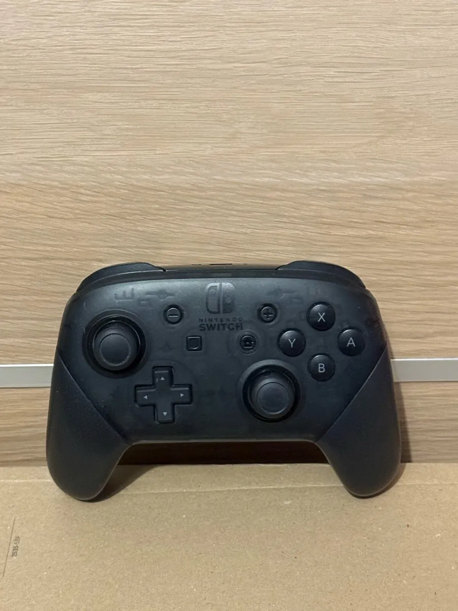 Nintendo switch controller - Image 1