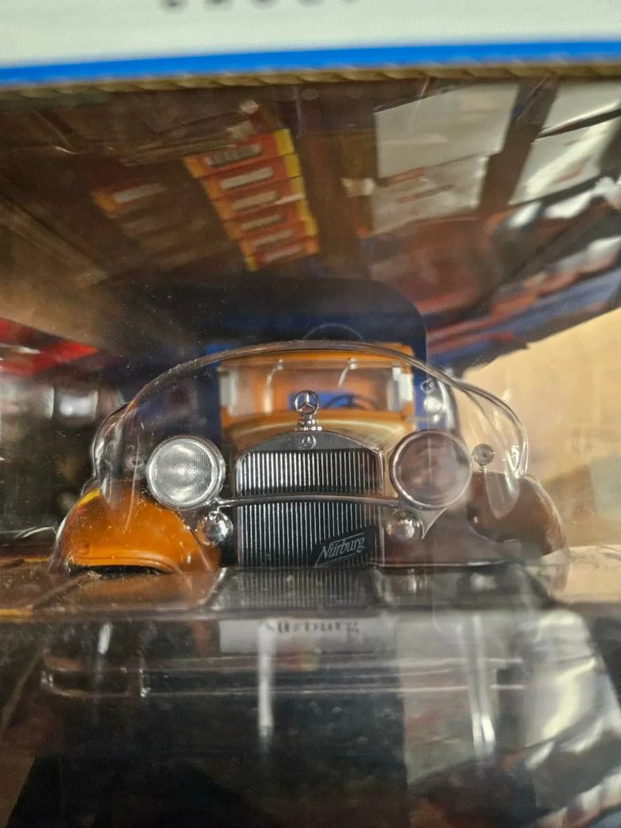 Corgi Modelcar Mercedes 1.18 - Image 2