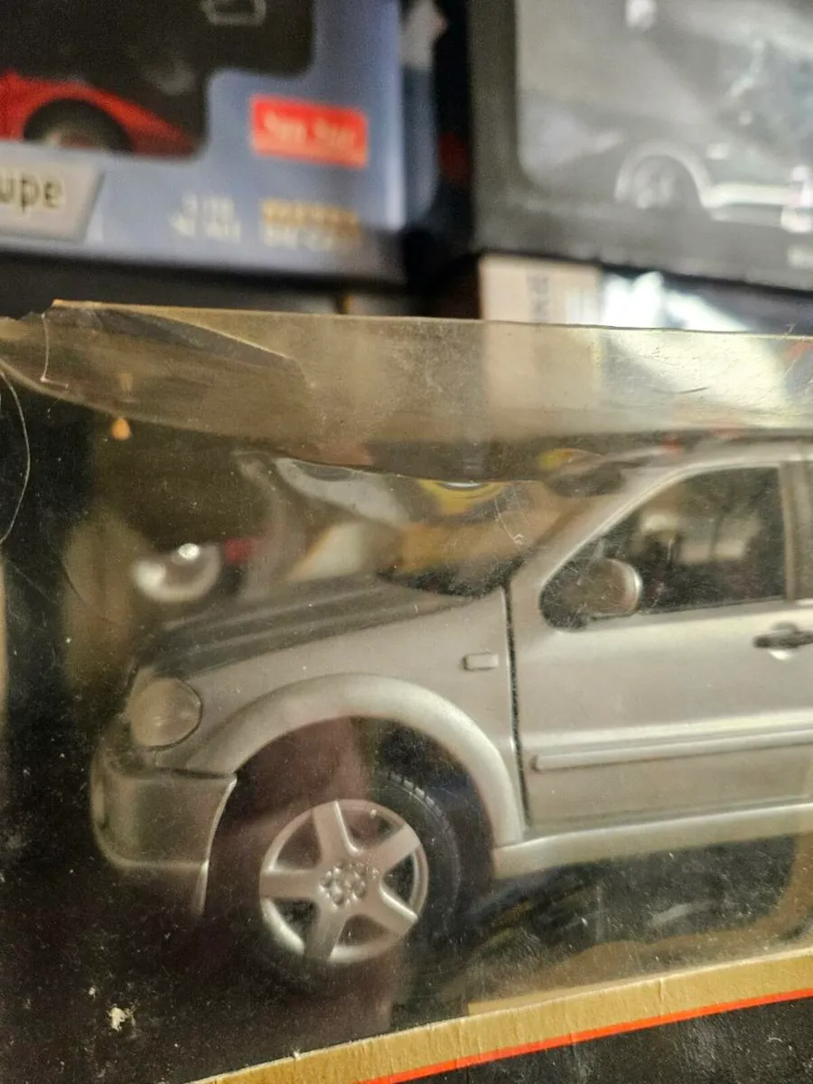 Corgi Maisto Mercedes 1.18 4x4 - Image 2