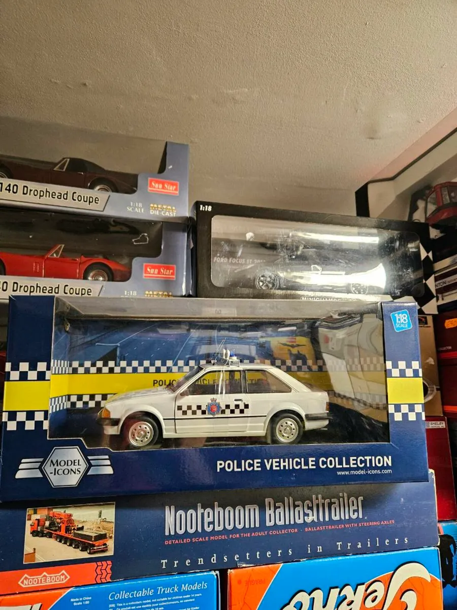 Corgi Modelicons Ford Escort Police Car 1.18 - Image 1