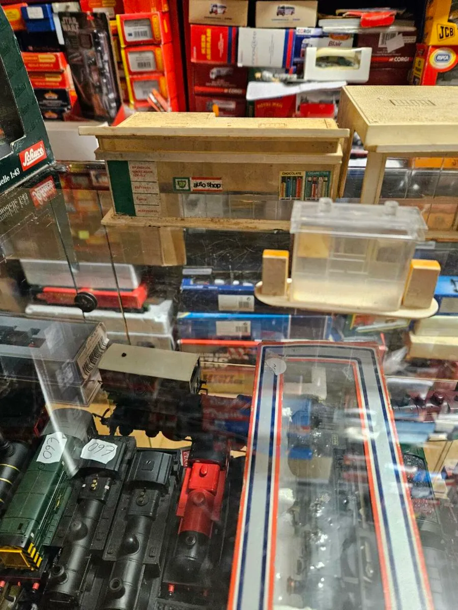 Matchbox Lesney Garage - Image 3