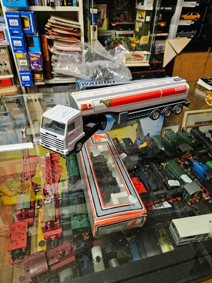 Corgi Scania Esso Tanker - Image 1