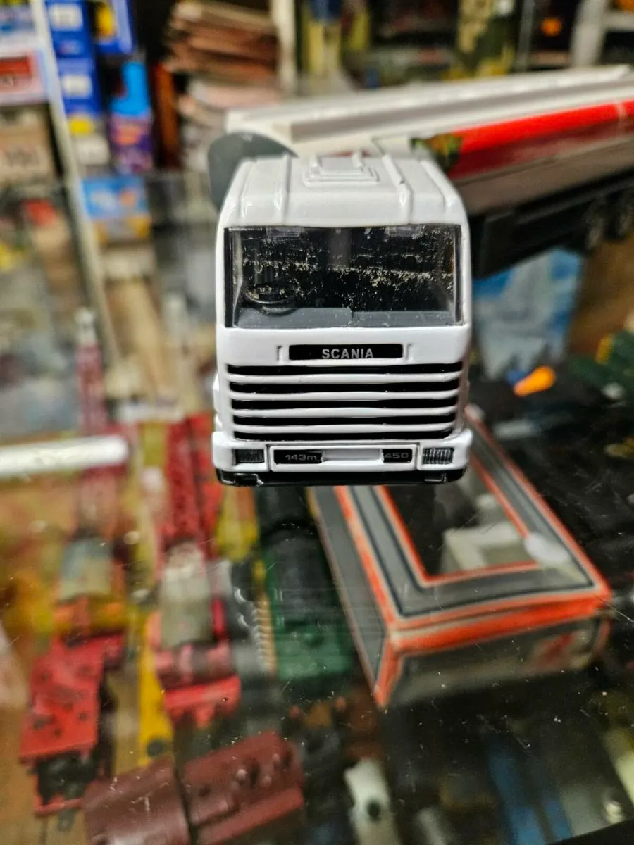 Corgi Scania Esso Tanker - Image 2