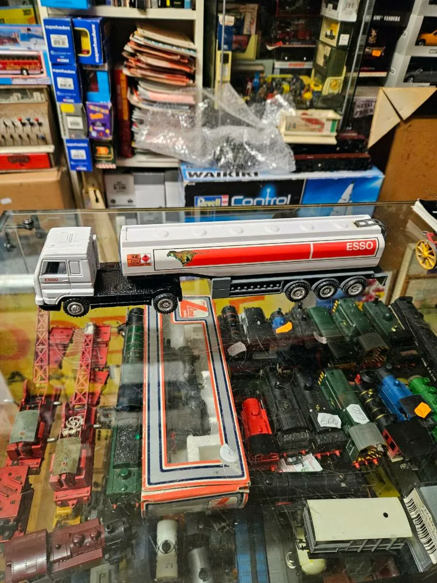 Corgi Scania Esso Tanker - Image 4